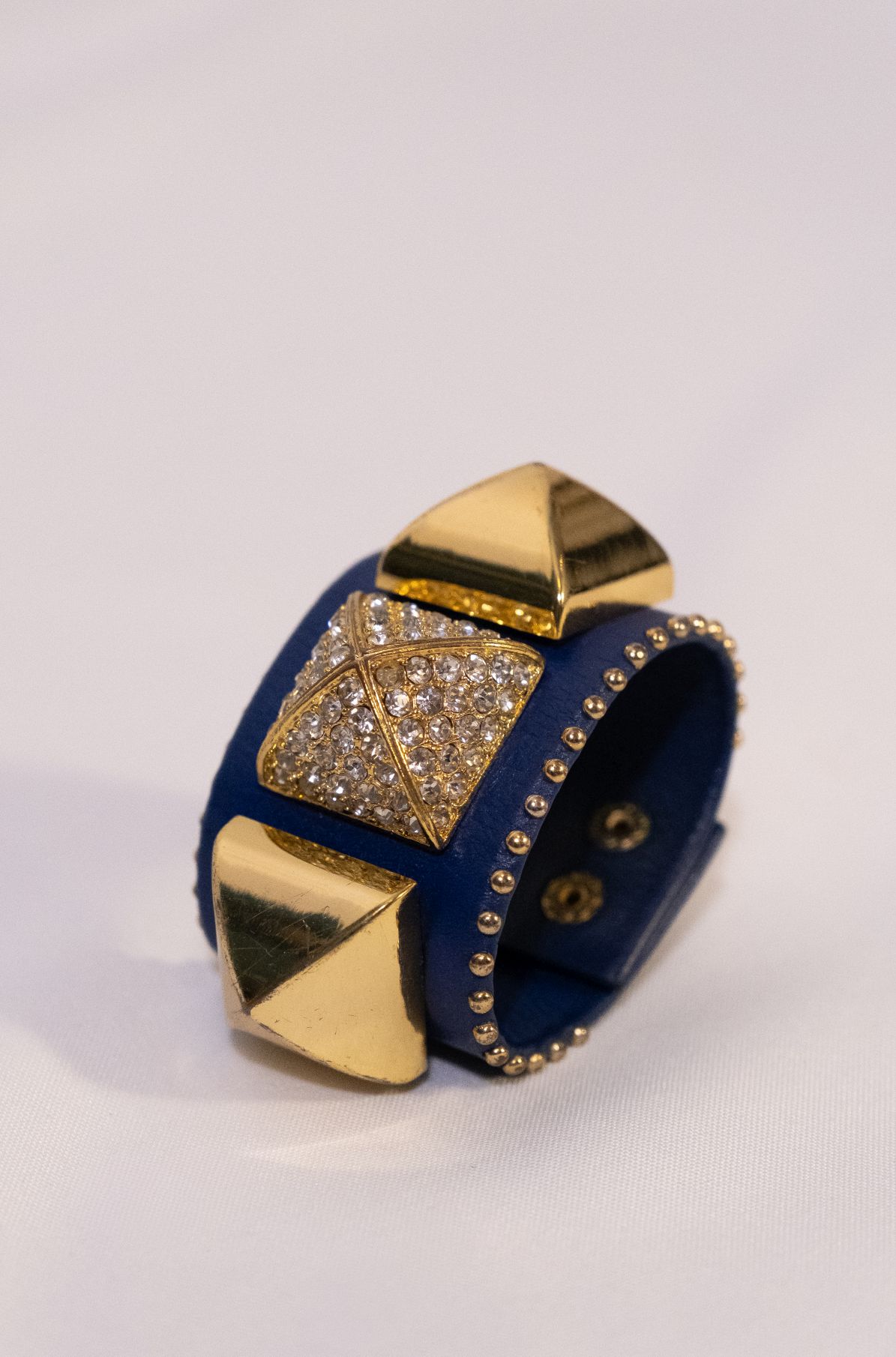 Juicy couture 2000s wrist cuff bracelet stud blue and gold diamonds - Image 3